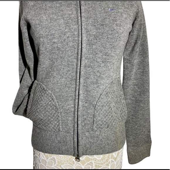 Nike Golf Gray Hoodie Sweater with lining zip up - Picture 10 of 15